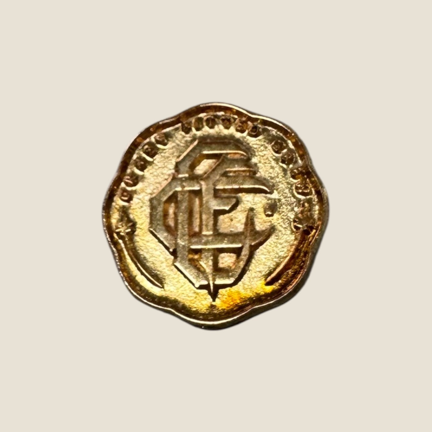 Pin Crazy Fitted Crew Dorado