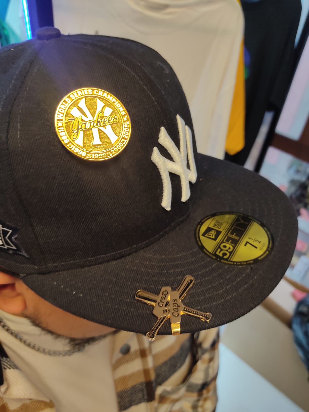 Visor Clip Classic Logo Gold