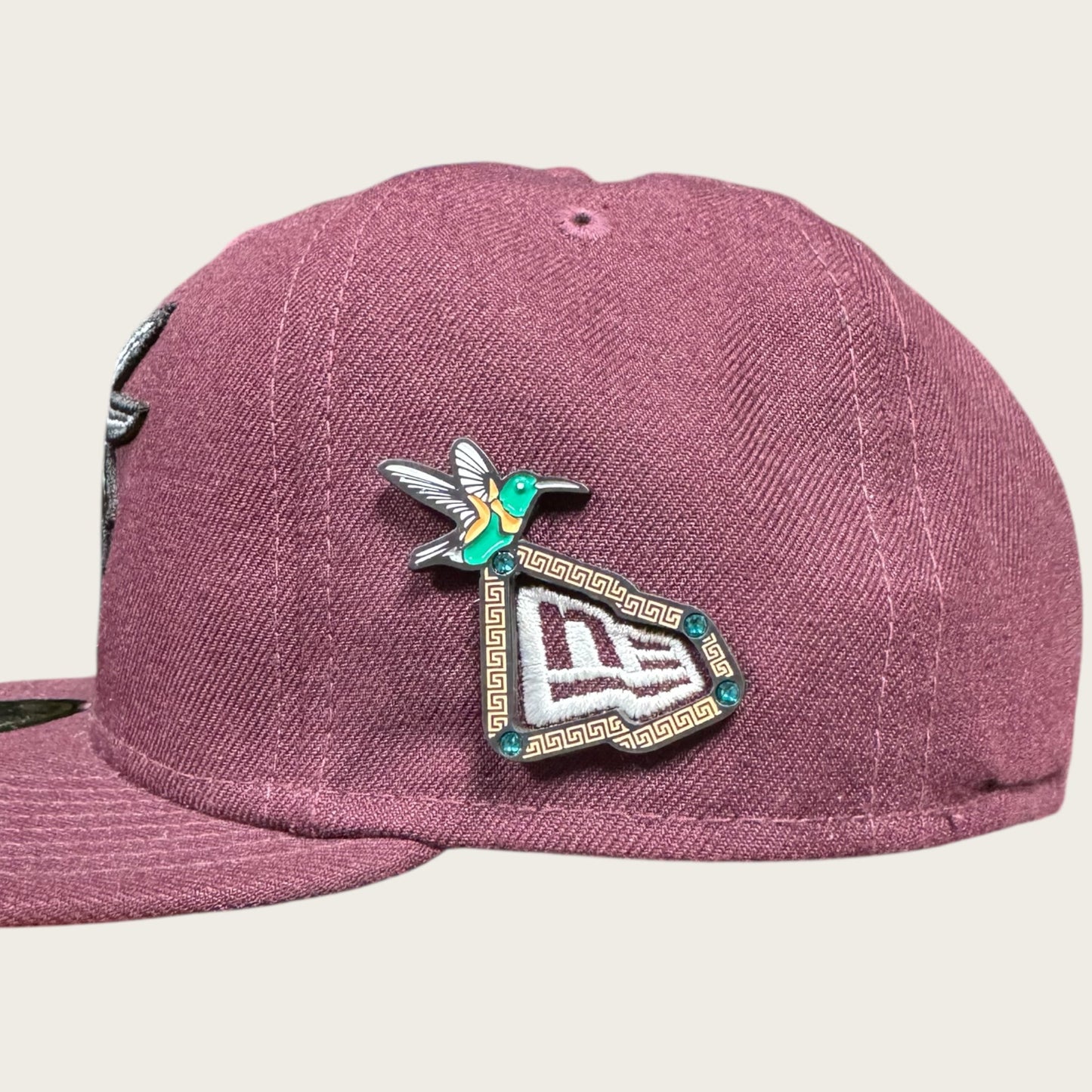 Pin Contorno Huitzilopochitl Grecas Rosa